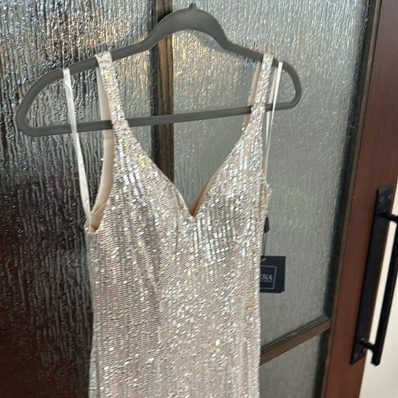 Mac Duggal Fully Sequined Scoop Back Gown Elegant Silver Sequin Gown size 2. - Picture 9 of 15